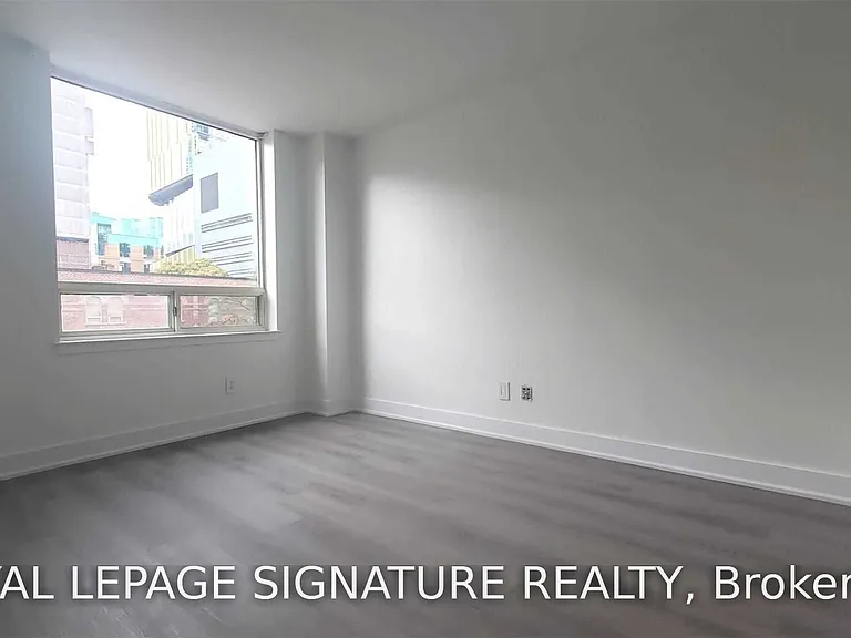 633 Bay St #419 — Photo 9