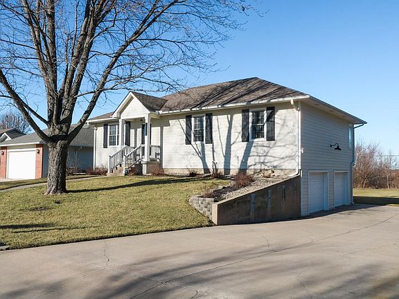 2nd image of 2225 Mount Vernon Ter