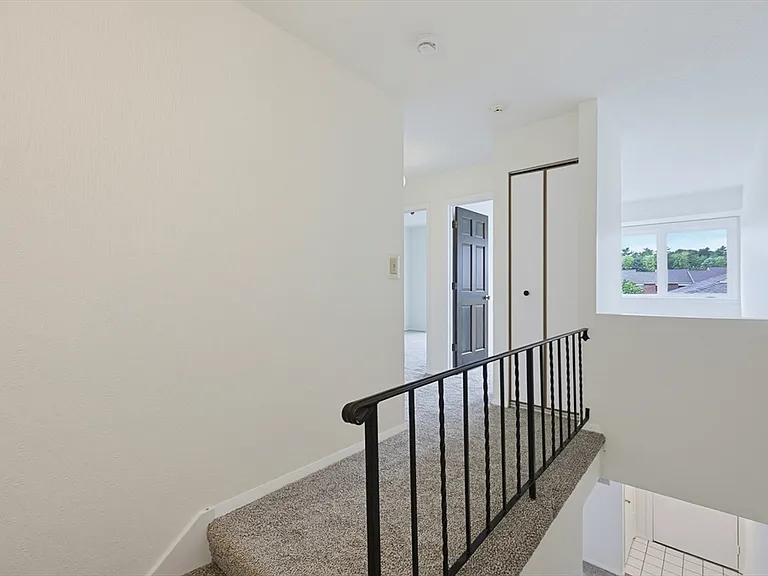 52 Rosewood Dr #52 — Photo 35
