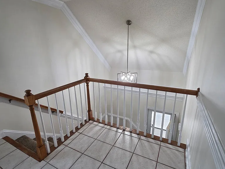 1513 Winterberry Dr — Photo 5