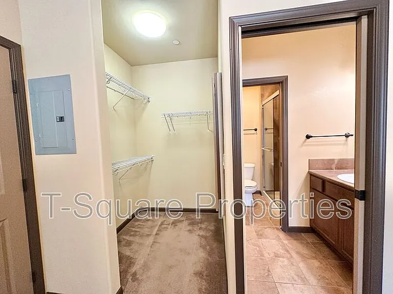 9505 NE 180th St #102 — Photo 6