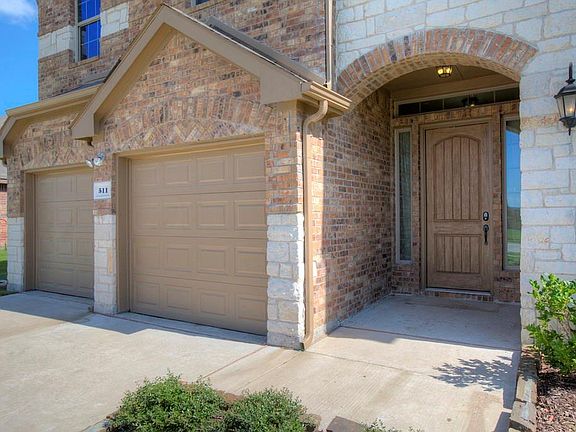 3rd image of 511 Snider Dr