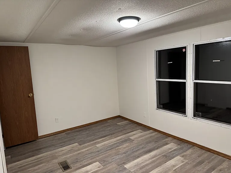 10926 Old County Line Rd — Photo 3
