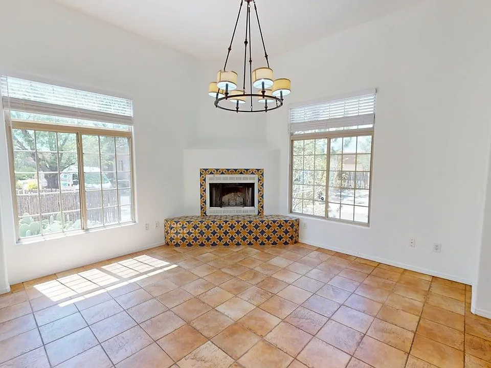 4255 Juniper Hill Ln