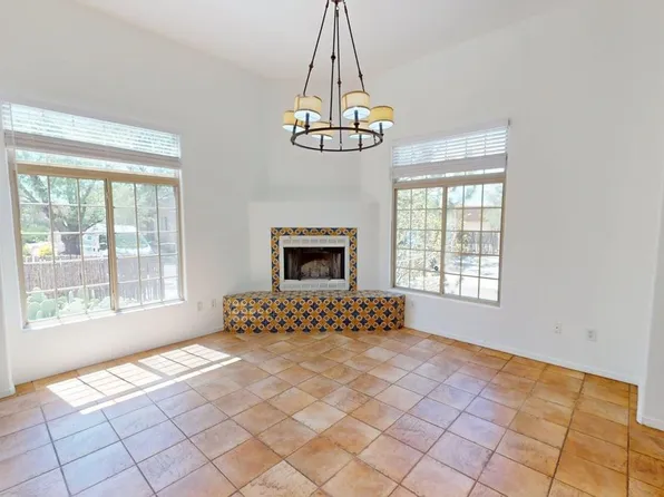 4255 Juniper Hill Ln, Santa Fe, NM 87507