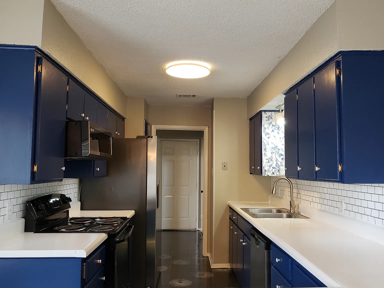 3 bed, 1464 sqft, $1,895 — Photo 4