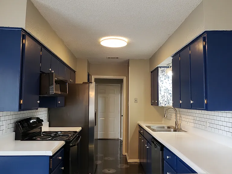 7663 Blue Carriage Ct — Photo 3