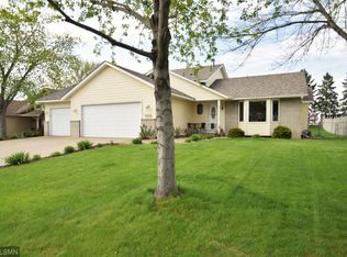 9253 Trinity Gdns N, Brooklyn Park, MN 55443