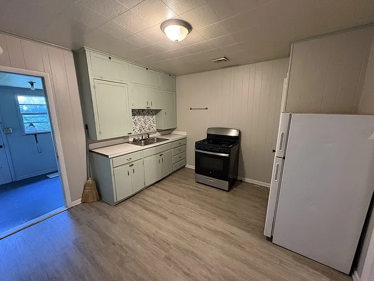2614 E Archer St — Photo 3