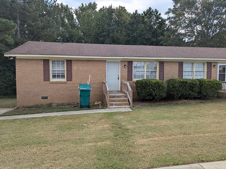 605 S Rucker Dr — Photo 1