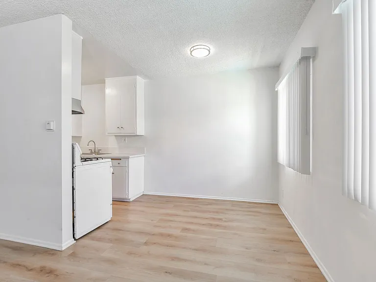 657 Milford St — Photo 17