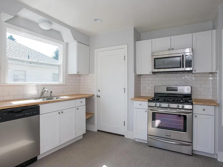 New gas range, fridge, dishwasher