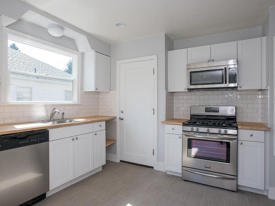 New gas range, fridge, dishwasher