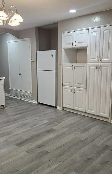 324 Clary Dr — Photo 8