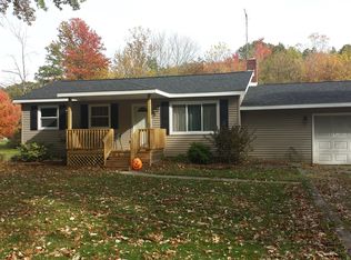 8318 Barnes Rd, Vermilion, OH 44089