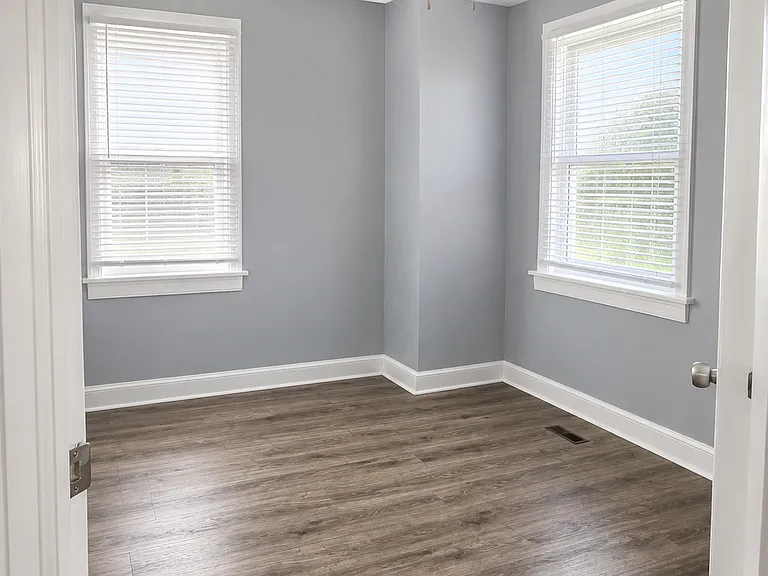 504 Homestead Ave #1 — Photo 7