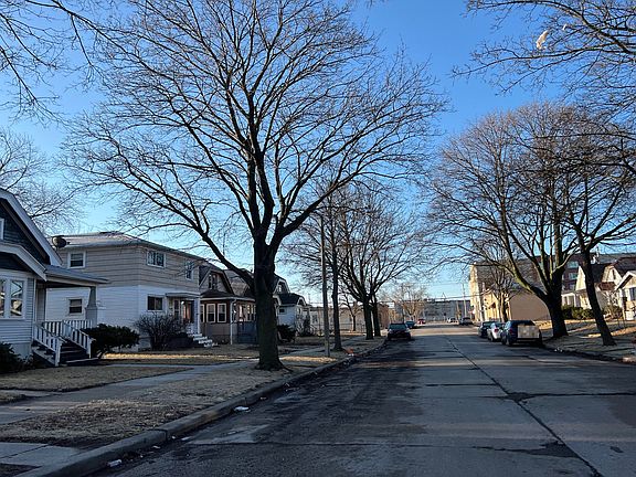 4th image of 5246-46A N 34th St