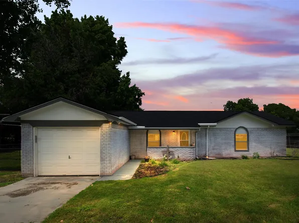 447 W Hobbs St, Boyd, TX 76023