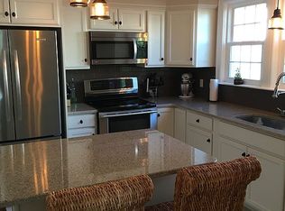 328 Mount Pleasant Ave, Providence, RI 02908