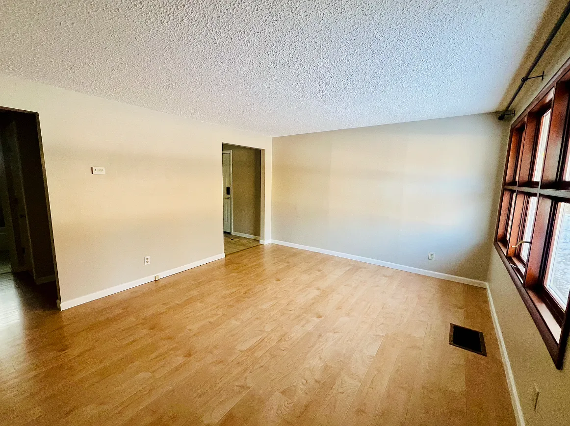 Building Photo - 536 W 15th Ave #A