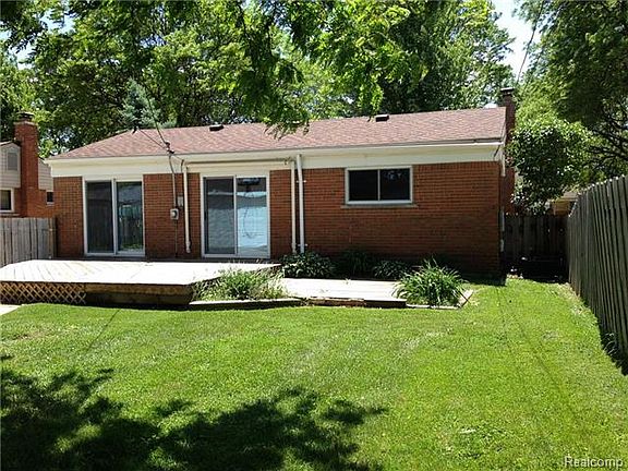 3rd image of 15263 Everly St