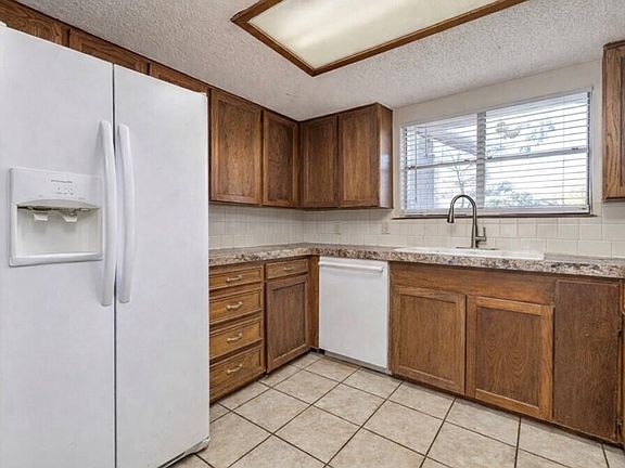 4th image of 2834 Chimney Rock Ln