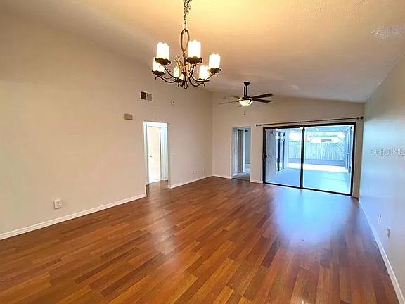 3rd image of 850 E Charing Cross Cir