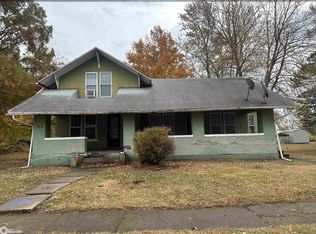 735 N 11th St, Centerville, IA 52544