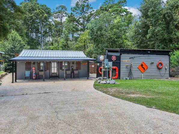 304 Beechwood Loop, Hemphill, TX 75948