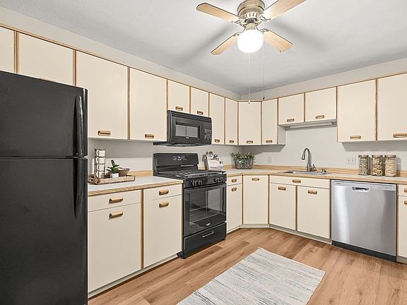 4th image of 59 Mill St APT 302