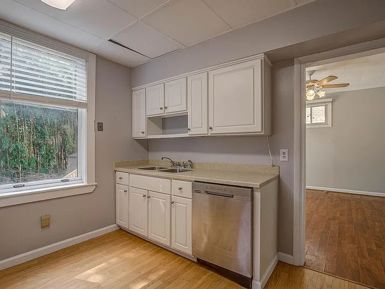 105 Albert St — Photo 10