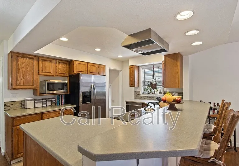 1117 E 33rd Ave — Photo 5