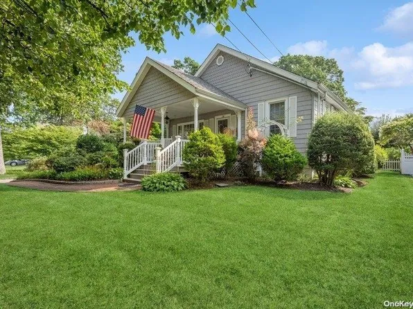 139 Cadman Avenue, Babylon, NY 11702