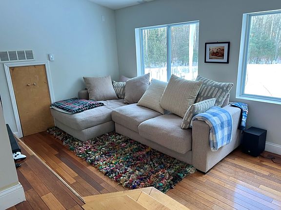 3rd image of 44 Chase Rd #2