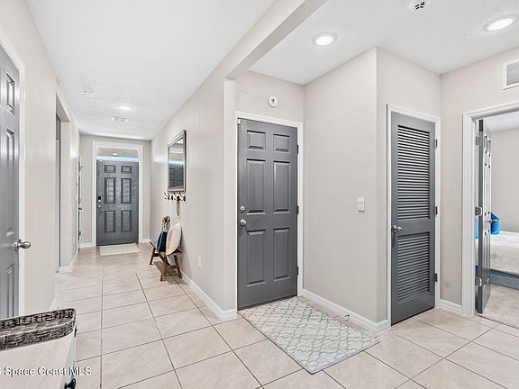 5th image of 1276 Valley View Ave