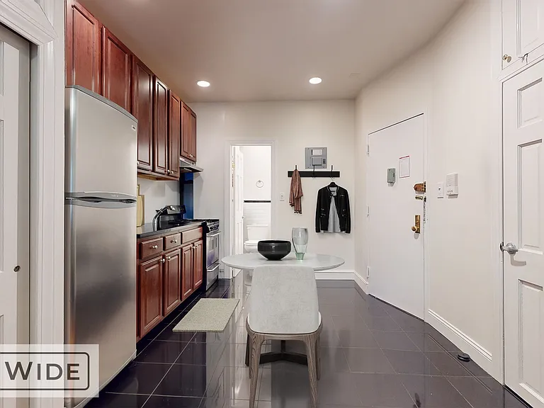 946 Columbus Ave #1A — Photo 3