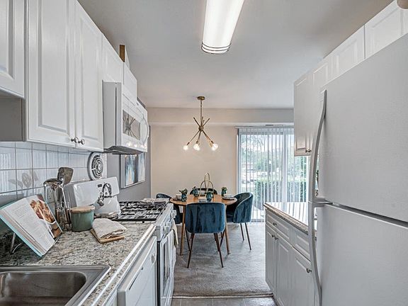 5th image of 1400 N Beauregard St #1432-202