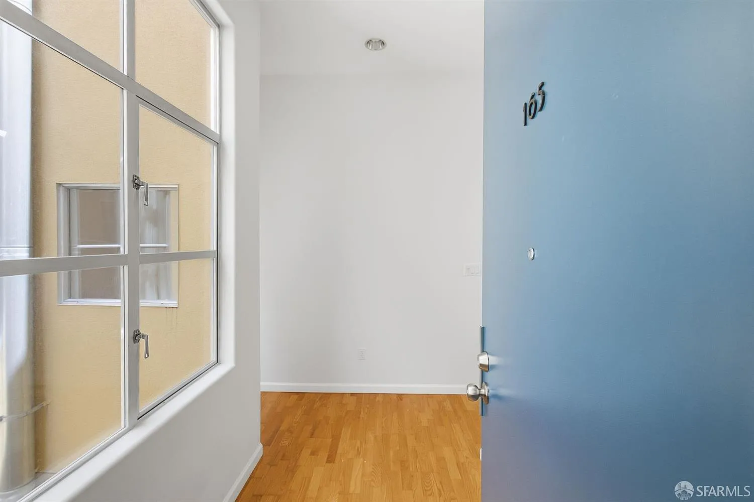 165 Russ St - Photo 4