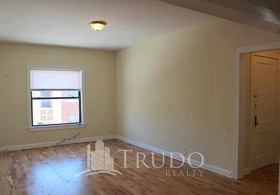 2nd image of 813 W Waveland Ave APT 3N