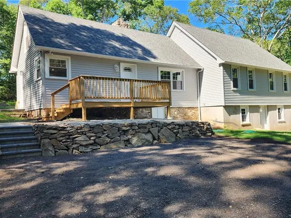 943 B Wordens Pond Rd, South Kingstown, RI 02879