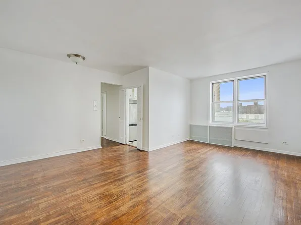 6345 Saunders St APT 6H, Flushing, NY 11374