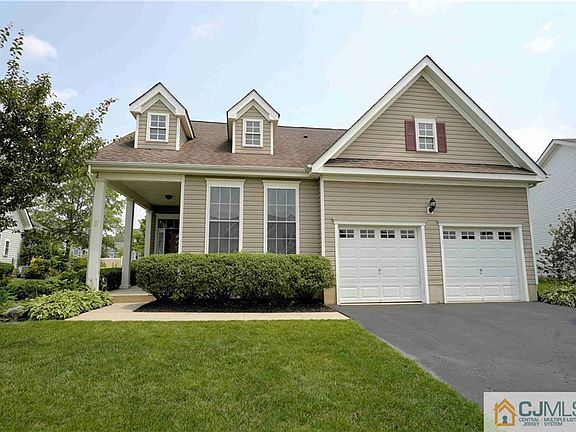 2nd image of 21 Hagerty Ln
