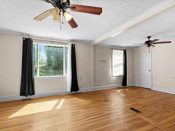 4th image of 117 Forest Hill St