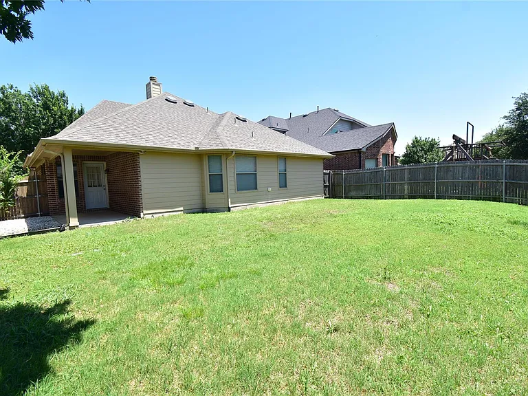 3005 Thicket Dr — Photo 23