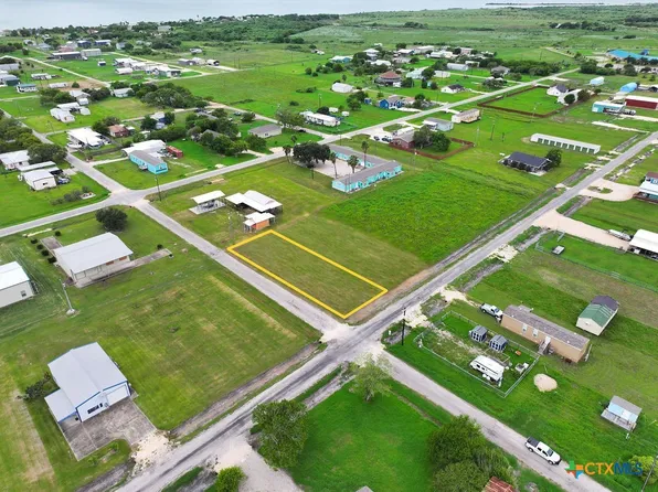 1301 Bill Tindall Ave, Seadrift, TX 77983