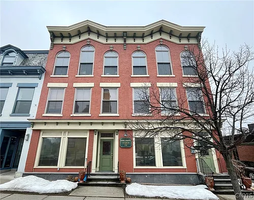 122 E Main St Photo 1
