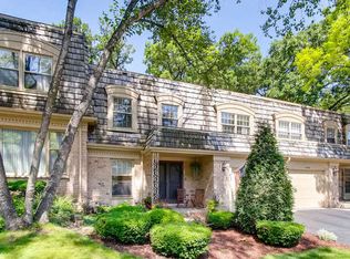 2S754 Avenue Barbizon, Oak Brook, IL 60523