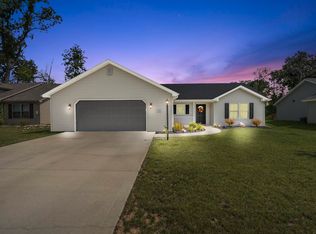 711 S Cottonwood Ct, Columbia City, IN 46725