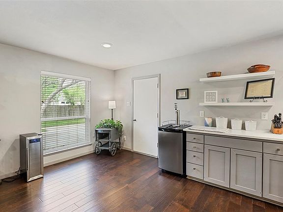 5th image of 14511 Tamerisk Ln
