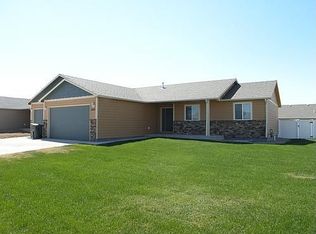 1200 Brown Duck Dr, Gillette, WY 82718